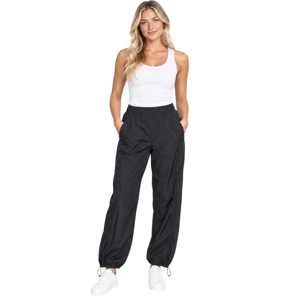 NWT Athleta Rise Pant Black Recycled Nylon Water Repellent Jogger Large 472261